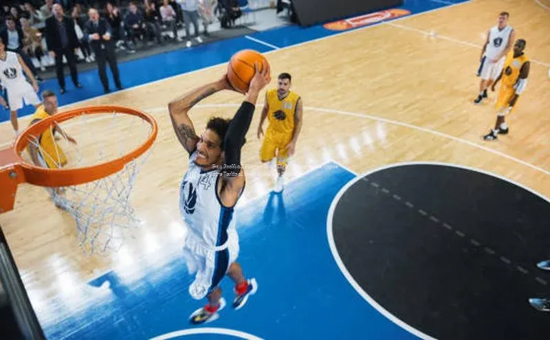 龙8中国官网唯一入口百度信誉Can Football Players Jump High? Discover the Impressive Vertical Leap of Soccer Athlet